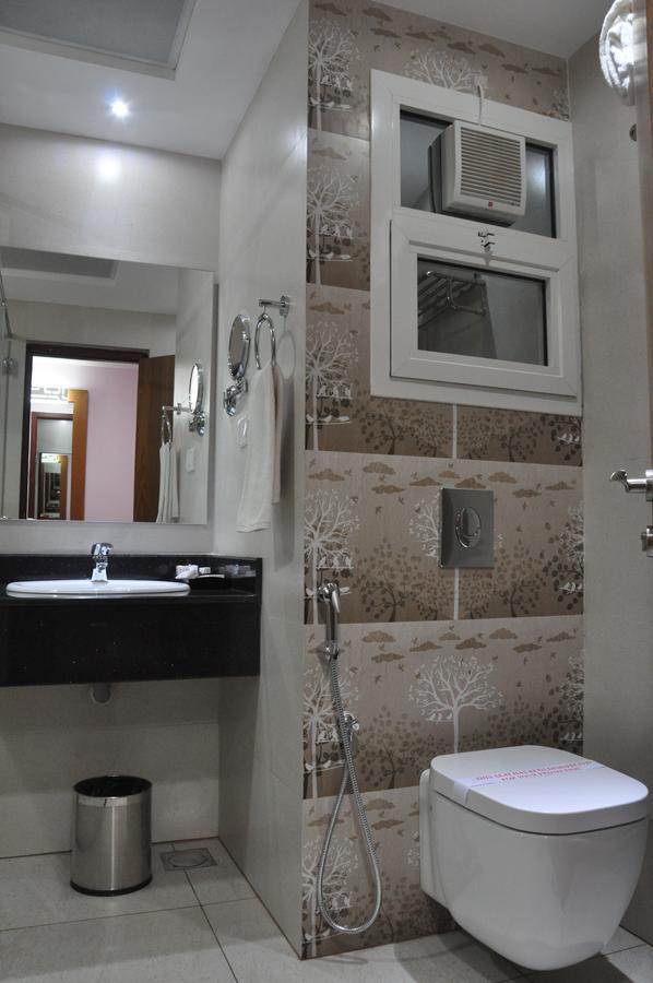 Hôtel Jyothis Residency à Kollur Extérieur photo
