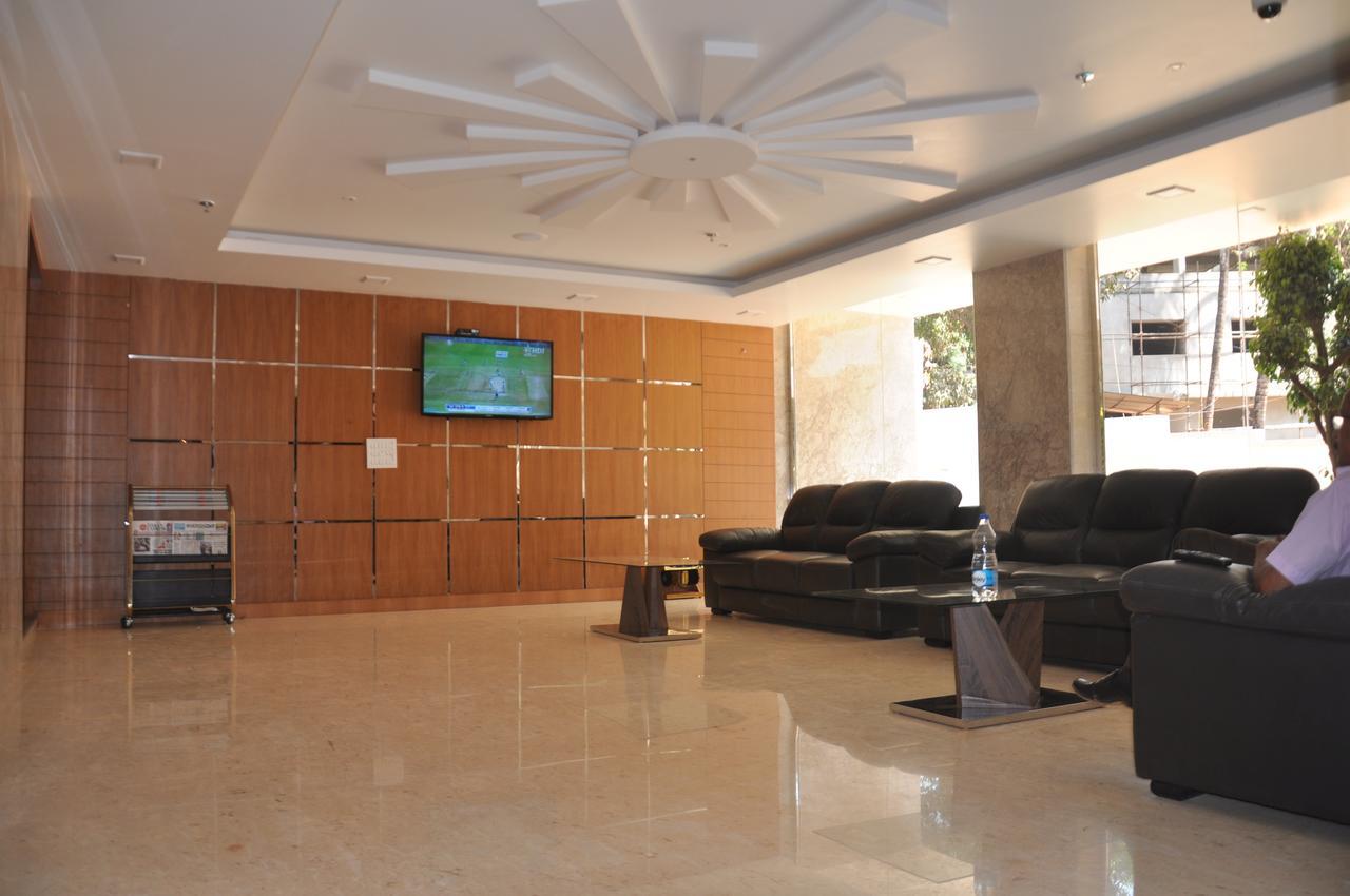 Hôtel Jyothis Residency à Kollur Extérieur photo